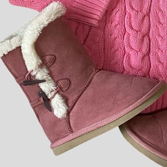 Girls Sz-3T- Pink Cable Knit Cotton Sweater & Old Navy Pull-On Light Boots- Sz-9 - Picture 2 of 16